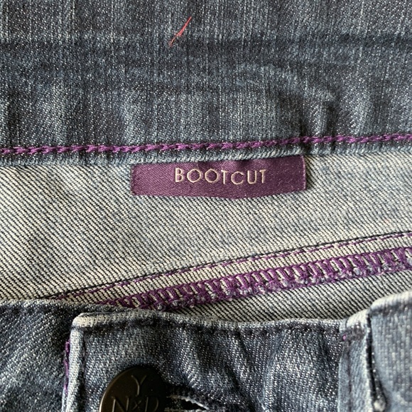 NYDJ NOT YOUR DAUGHTERS JEANS.  LIFT & TUCK.  BOOTLEG.  SIZE 6. - Picture 5 of 8